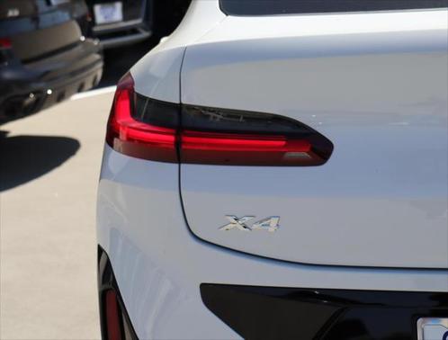 2025 BMW X4 xDrive30i