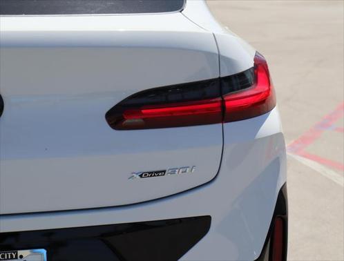 2025 BMW X4 xDrive30i