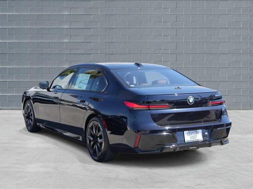 Carbon Black Metallic 2026 BMW 740 740i