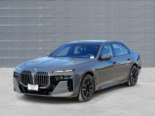 2025 BMW 760 xDrive