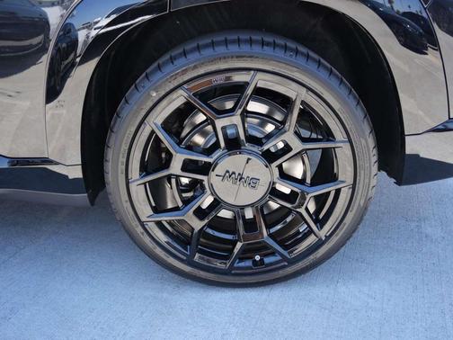 Black Sapphire Metallic 2026 BMW XM Label