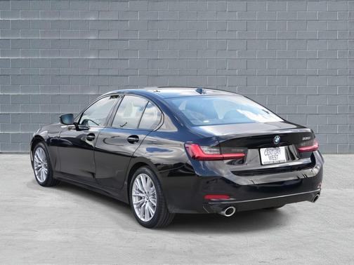 2023 BMW 330 330i Sedan