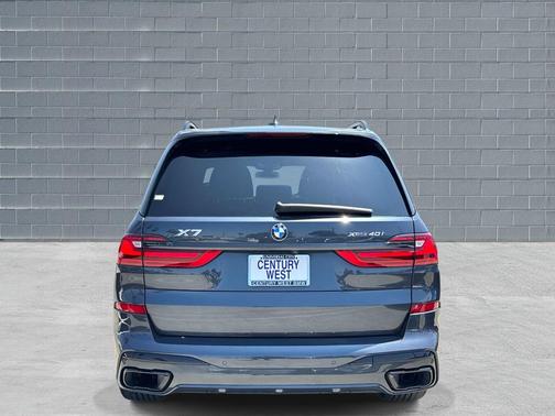 Arctic Grey Metallic 2022 BMW X7 xDrive40i