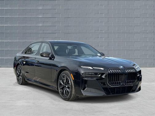 2026 BMW 750e i xDrive