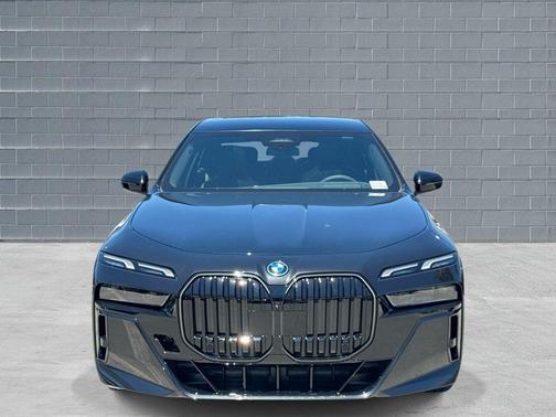 Black Sapphire Metallic 2026 BMW i7 eDrive50
