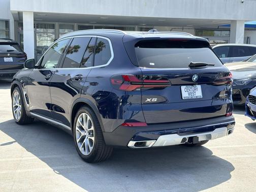 Tanzanite Blue II Metallic 2026 BMW X5 PHEV xDrive50e