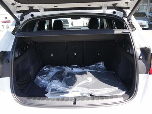 Alpine White 2026 BMW X1 xDrive28i