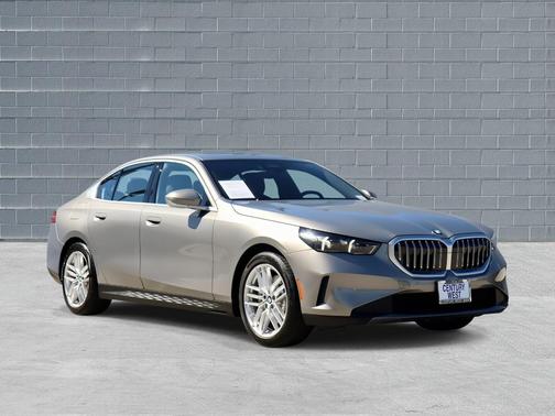 2025 BMW 530 530i Sedan