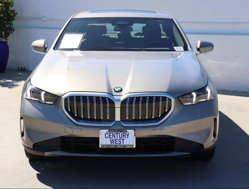 2025 BMW 530 530i Sedan