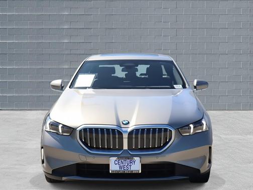 2025 BMW 530 530i Sedan