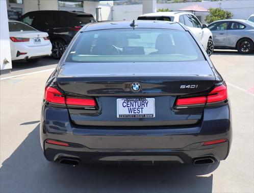 2022 BMW 540 i