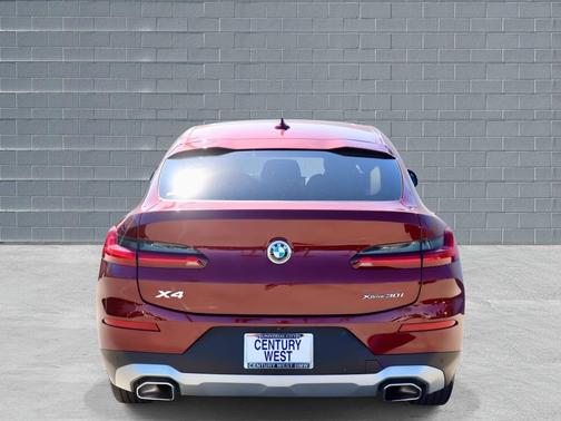 2025 BMW X4 xDrive30i