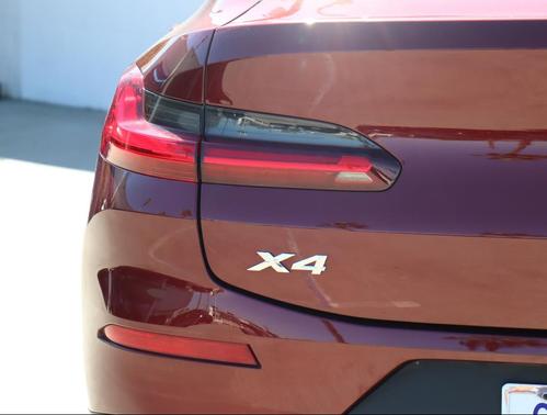 2025 BMW X4 xDrive30i