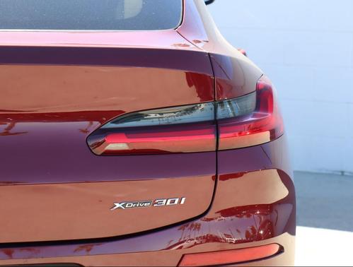 2025 BMW X4 xDrive30i