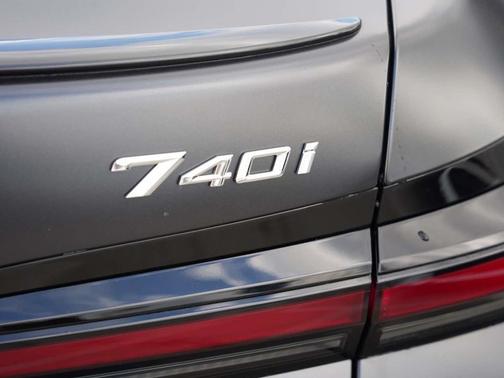 2026 BMW 740 740i