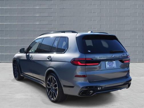 2026 BMW X7 M60i