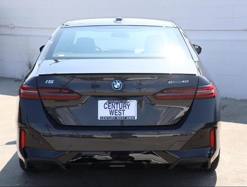 2026 BMW i5 eDrive40