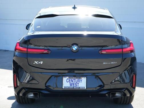 2025 BMW X4 xDrive30i