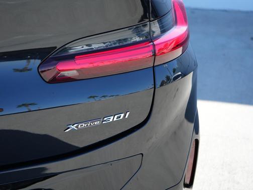 2025 BMW X4 xDrive30i