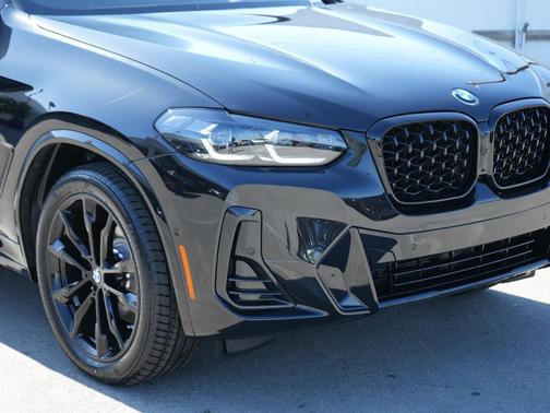 2025 BMW X4 xDrive30i