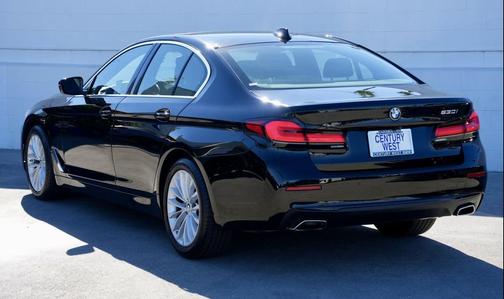2023 BMW 530 i