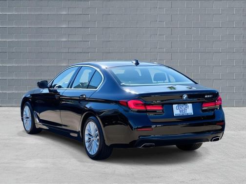 2023 BMW 530 i
