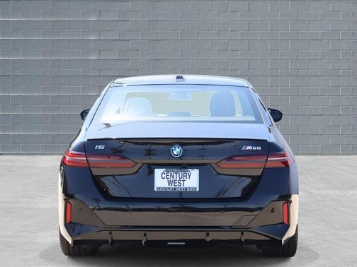 2025 BMW i5 M60
