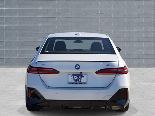 2025 BMW i5 M60