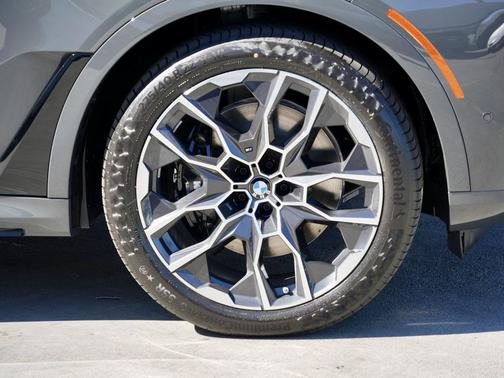 2026 BMW X7 M60i