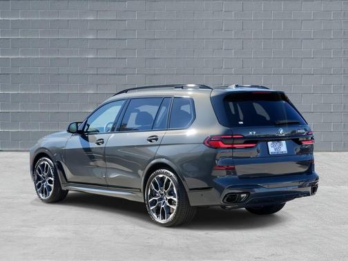 2026 BMW X7 M60i