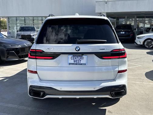 2026 BMW X7 xDrive40i