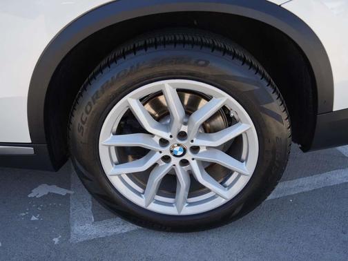 2023 BMW X5 sDrive40i