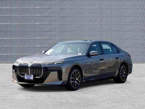 2025 BMW 740 740i Sedan