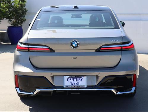 2025 BMW 740 740i Sedan