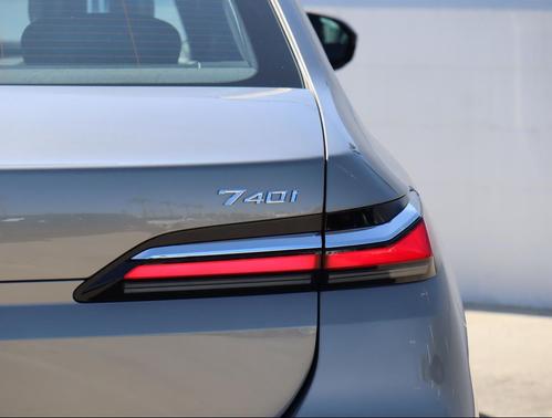 2025 BMW 740 740i Sedan