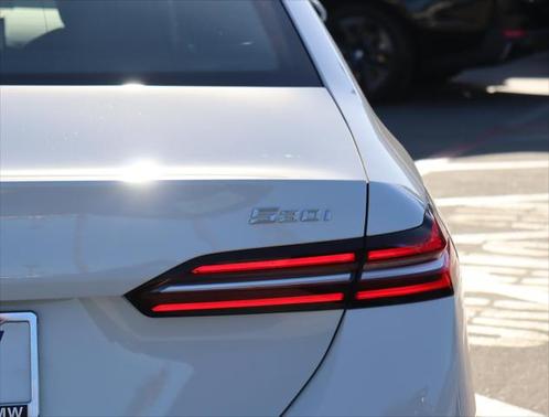2025 BMW 530 i