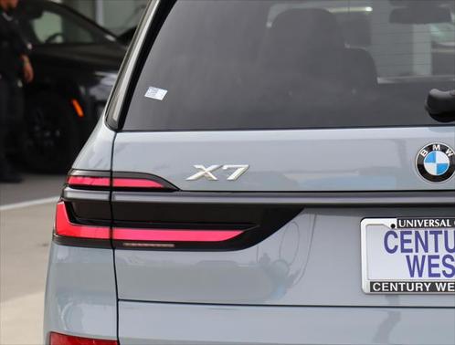2025 BMW X7 xDrive40i
