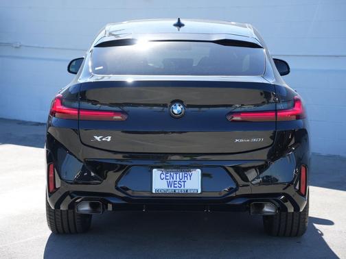 2025 BMW X4 xDrive30i