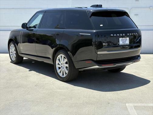 2025 Land Rover Range Rover P400 SE 7 Seat