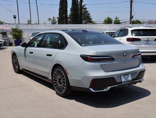 2024 BMW 740 i