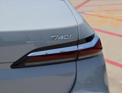 2024 BMW 740 i
