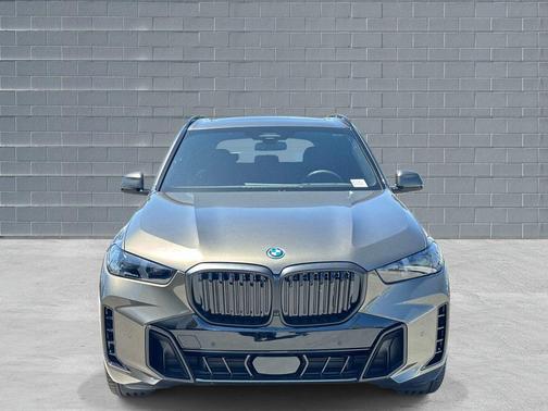 Manhattan Green Metallic 2026 BMW X5 PHEV xDrive50e