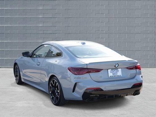 2025 BMW M440 i