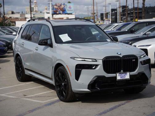 2025 BMW X7 M60i