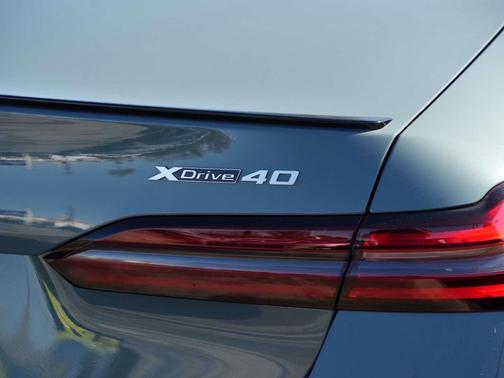 2025 BMW i5 xDrive40