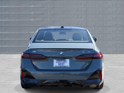 2025 BMW i5 xDrive40