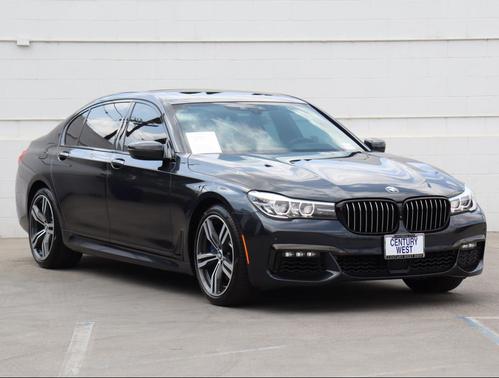 2019 BMW 740 740i Sedan