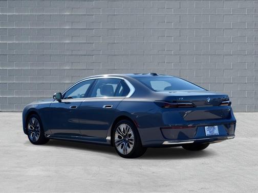2025 BMW i7 xDrive60