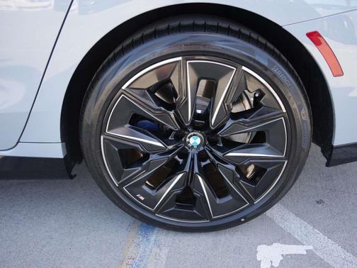 2024 BMW 740 740i Sedan