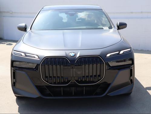 2026 BMW 740 i